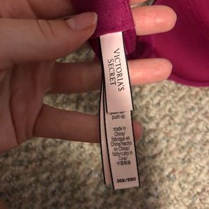 Victoria secret 36B fusha bra. Barely worn!